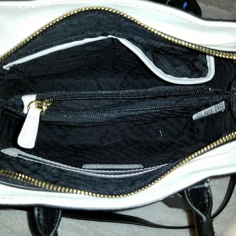 Sold!!!!!!!!!Steve Madden Crossbody Purse - Picture 3 of 3